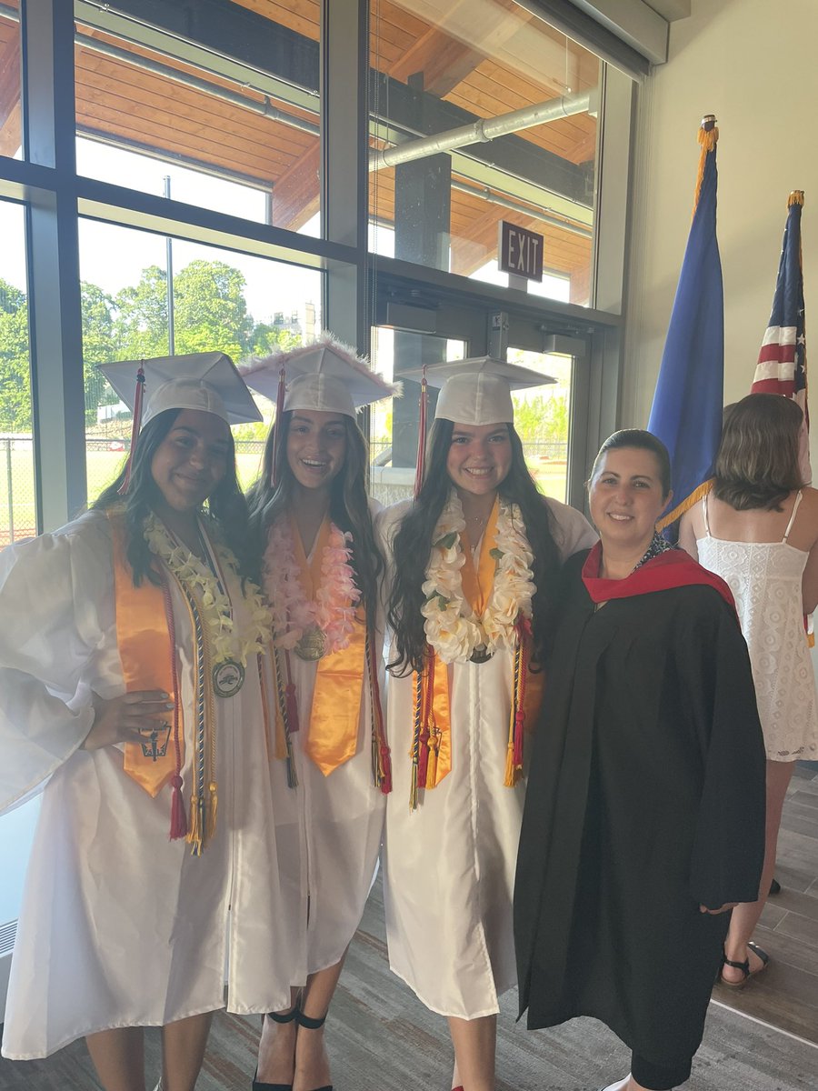 AlbanaPer's tweet photo. Thank you for amazing senior year!@SwierbB @Lauralangworth2 @RedRaiderCT @DerbyRedRaider https://t.co/JvAvUKguQB