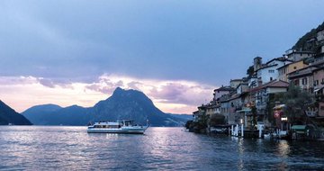 STMediaCH's tweet photo. Der Hit! Viele der gemütlichen Grotti am #Luganersee sind nur zu Fuss oder per Schiff erreichbar! 
Mit der Grotti-Tour geht es nun am Abend auf eine kulinarische Entdeckungstour mit dem Schiff! 
Von Grotto zu Grotto!
@LuganoRegion @ticinoturismo
https://t.co/JMS8aDi1FJ https://t.co/AEa3Oe4uKt