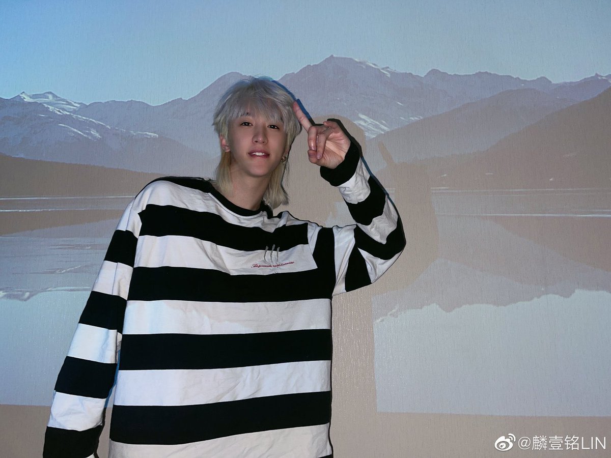 linyimingpics's tweet photo. 220614 • Lin Yiming Weibo Update (3/4)

#HIGH5 #麟壹铭 #LinYiming #LIN https://t.co/Aj5bjGWNq9