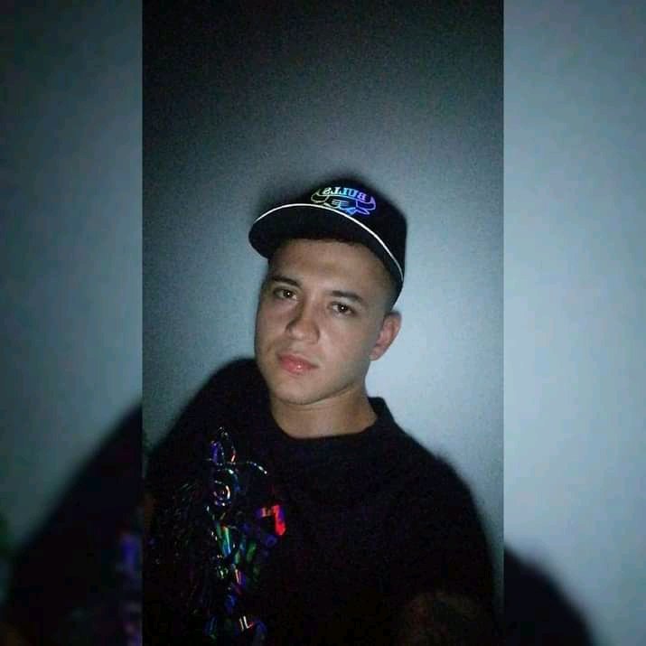 EsteeC's tweet photo. #NuevaFotoDePerfil https://t.co/PvmfUGBimr