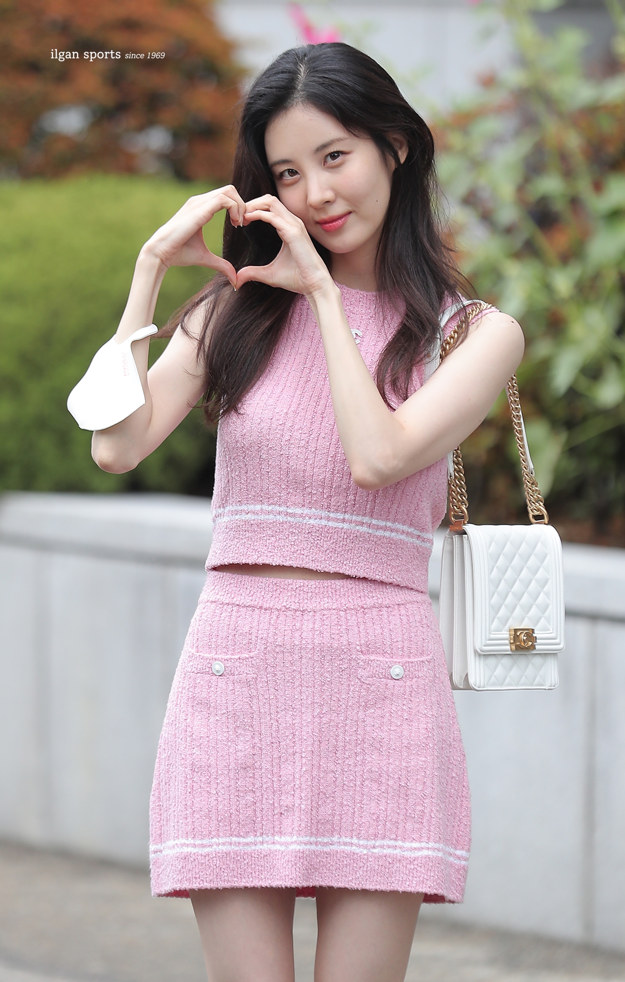 FVRQxU4aMAI0jDG?format=jpg&name=large