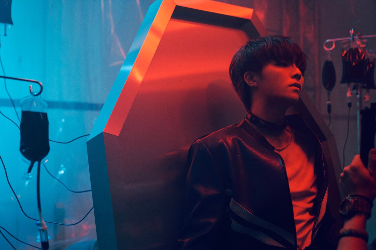 CHENLIN0NG's tweet photo. 220615 chen linong studio weibo update

reverse the future
repeat again and again

chen linong's <thunder> mv out now!

🔗 https://t.co/tvpCeRdLjA

#chenlinong #陈立农 https://t.co/LTmBQwCOoq