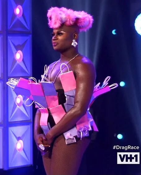 sedderaside's tweet photo. kim kardashian better not even think about this dress. https://t.co/c9TTUoQlzm