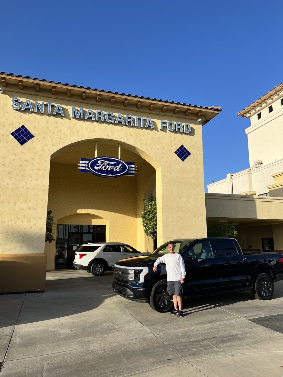 KevinBussell's tweet photo. Well look what arrived 3 weeks early all the way to CA!! I am so incredibly impressed with my #f150lightning after only just a few short hours with it. This is soooo much more than any other truck ever made. Thank you @SM_Ford @ebergg @mrlevine @jimfarley98 #antimatterblue https://t.co/QJrHDyuMla