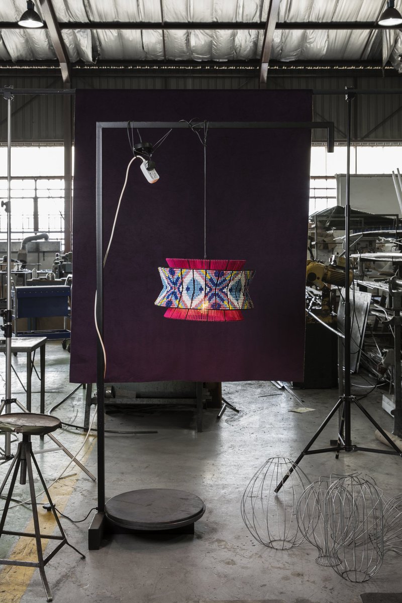MashTDesign's tweet photo. Playing with colour
The process of making our lights is mechanical & labour intensive but we love that we can bring in colour throughout the process and in the final finished product
#madewithheart #beadedlighting #pendantlighting #lightingdesign #artisanmade #southafricandesign https://t.co/1poSX9FgQW