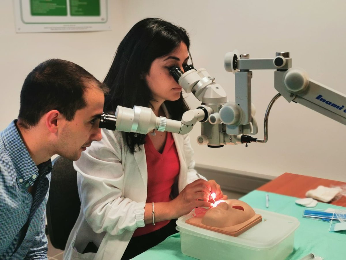Oggi seconda giornata del corso wetlab di chirurgia della cataratta per specializzandi di Perugia, Ancona e Siena. Molto interessante la parte teorica introduttiva, entusiasmante la parte pratica in cui gli specializzandi hanno messo alla prova le proprie capacità. Buon lavoro!