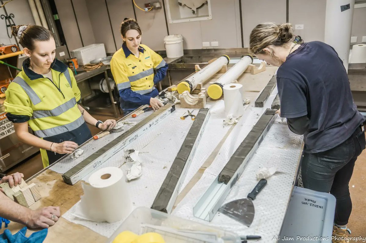AliJamMedia's tweet photo. Mid-way through the voyage today and we've had some cracker storytelling cores come aboard! We   🤎 Mud! 🌊🚢

Feat. Chief Scientist - Tom Hubble 
 &amp; the @UON_research @Uni_Newcastle &amp; @Sydney_Uni @sydneyunigeo #marine #geology #science #team on the @CSIRO #investor https://t.co/TDuD8rPVnw