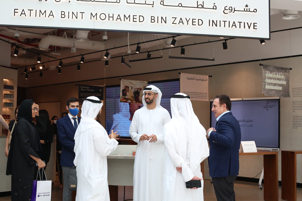 fbmi_uae's tweet photo. “To succeed in this environment, you need to disrupt yourself all the time, ensuring that you are moving with the tides of change" HE @OmarSAlolama speaks with @JD_TheGlobalist &amp; students from @NYUAbuDhabi at #TheDiplomacyLab on the Gulf in the 21st century.
#diplomacy #fbmi #uae https://t.co/25Vdh3R00m