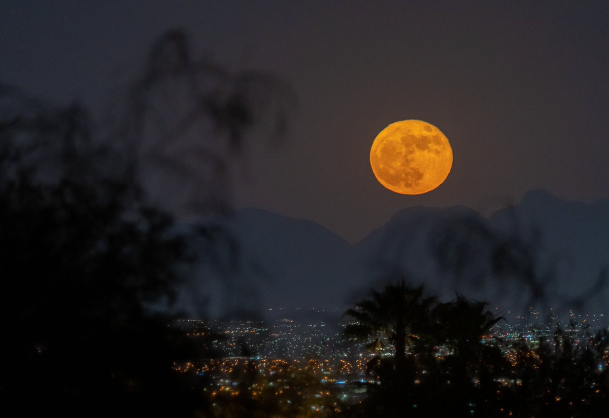 Tonight's #StrawberryMoon  from #summerlin #LasVegas #sonyalpha #200600