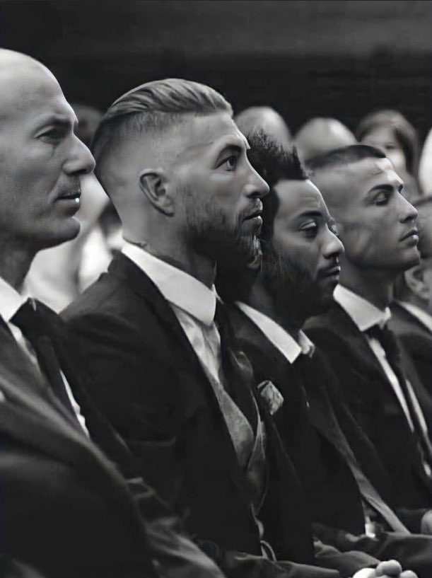 ManagerDeMadrid's tweet photo. Greatest at their positions. https://t.co/J4DlRJ9TPw