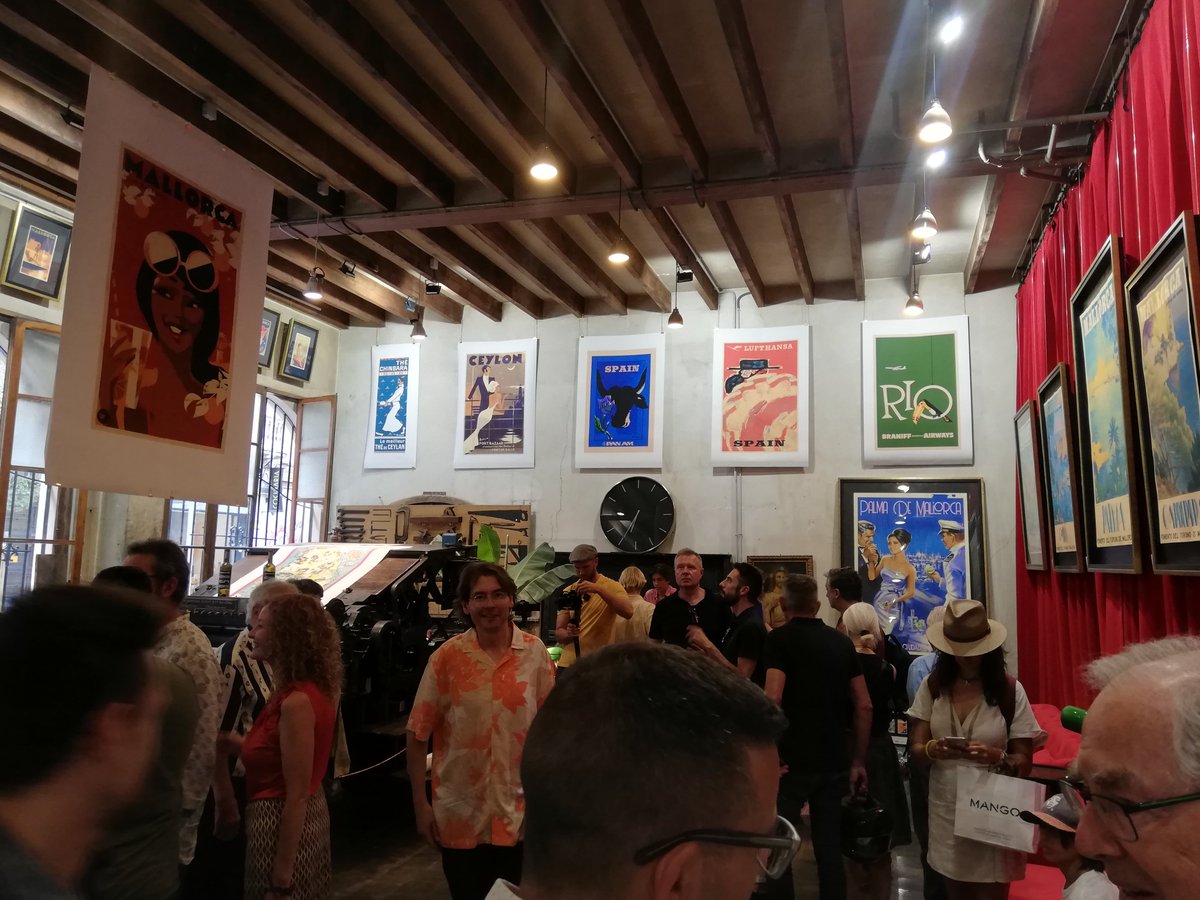 pinolalda's tweet photo. Ayer tarde, la imprenta Nueva Balear (comercio emblemático de #Palma fundado en 1913) inauguró un nuevo espacio de exposición.

https://t.co/GrfRDhjlX3

Mucha suerte 🍀 a Belén y Roberto, su cuarta generación. https://t.co/QGe7rzBM2x