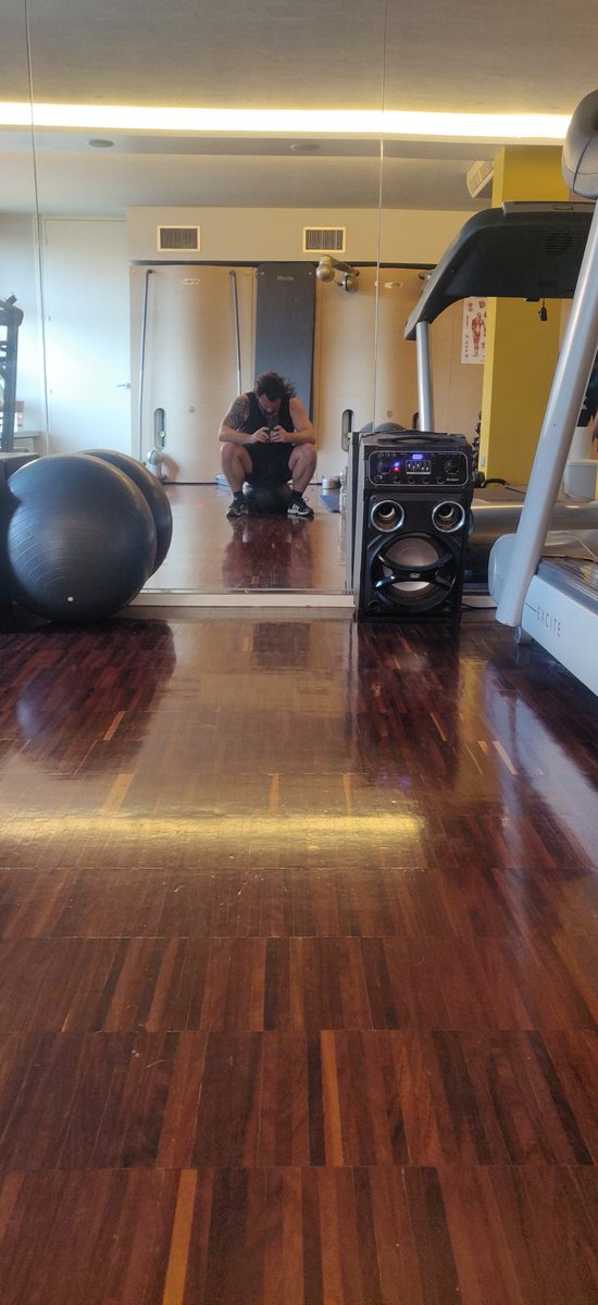 CryptoOceano's tweet photo. It's when you feel broken that you need to find strength to rebuild.
#BTC #BNB #BearMarket2022 #DestroyToRebuild #ParkwayDrive #AsILayDying #MetalGYM https://t.co/hi5o1EaLTn