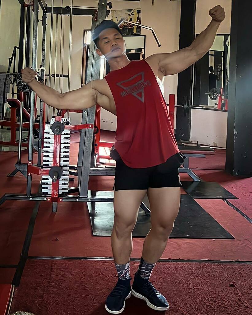 If people start hating on you when you improve, it’s not hate it’s INSECURITY.

#Gymmotivation #fitfam #health #lifestyle #healthy #strong #exercise #fitspo #healthylifestyle #cardio #biceps #banjarmasin #muscle #aesthetic #binaragaindonesia #gym #fitn… instagr.am/p/Ce0Fip2pWhe/