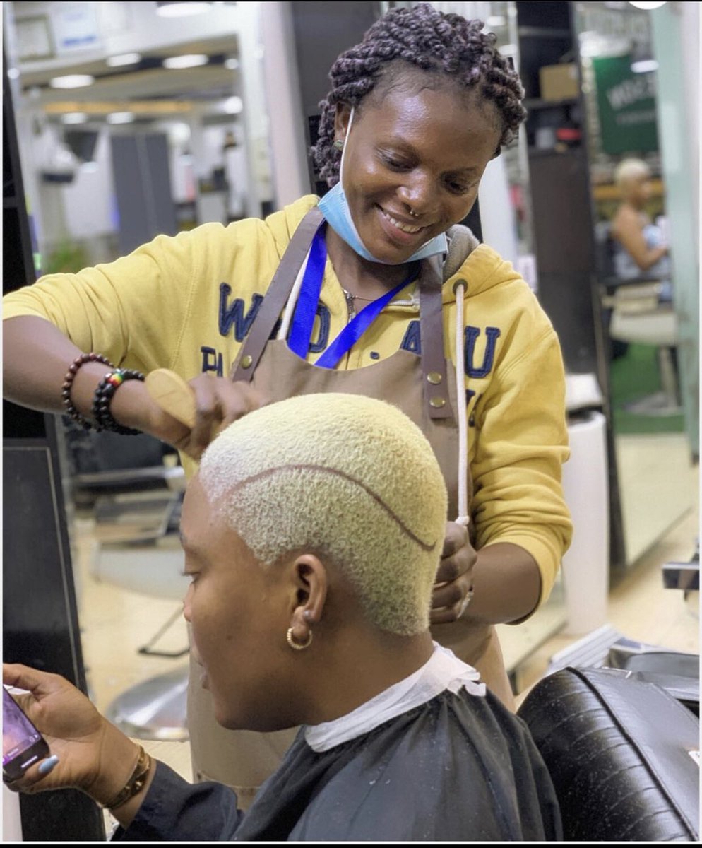 PJ_barbershop's tweet photo. 1st frame is the day of my freedom. The rest are my handwork.  
I am a proud lady barber 😊

Patronize me and you won’t regret it 
Check me out on Instagram @pj_barbershop.ng 

IF THIS APPEAR ON YOUR TIMELINE PLEASE KINDLY ENCOURAGE ME BY RETWEETING AND DROP A COMMENT THANKS 😊💈 https://t.co/o7re0mWknM