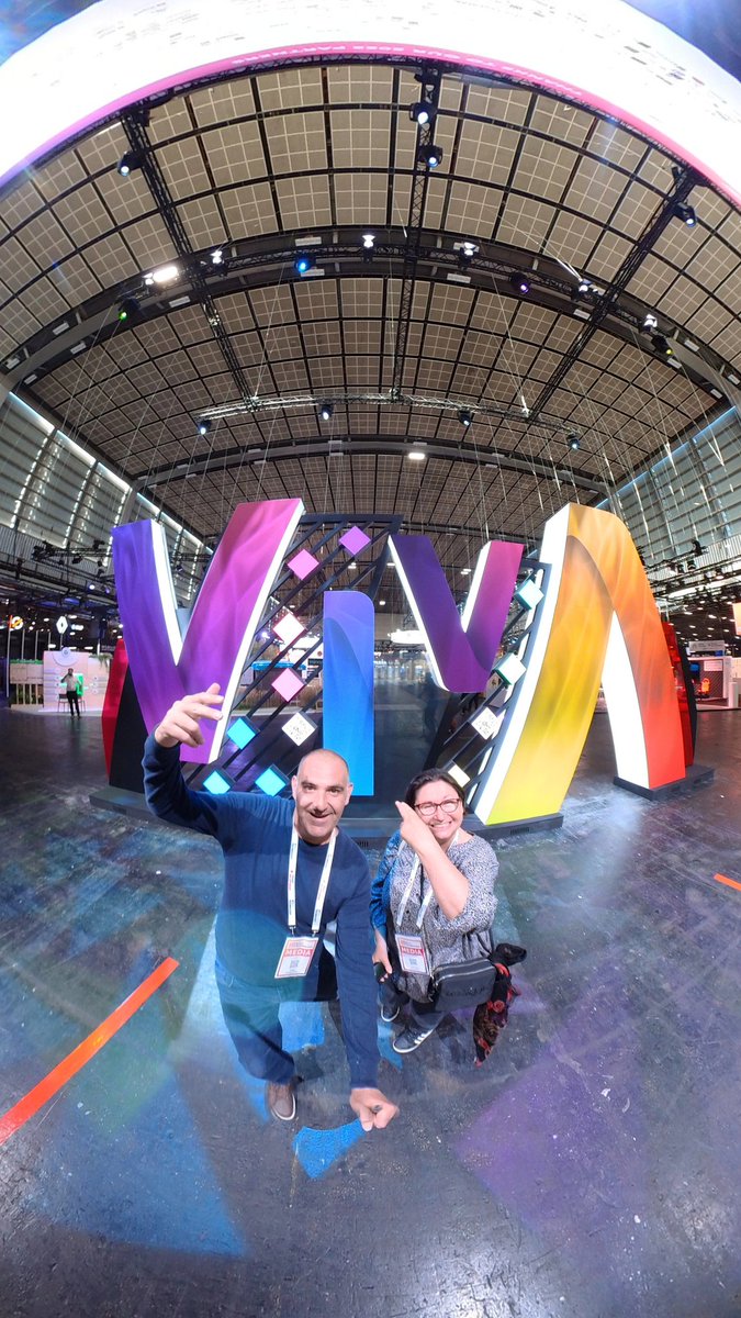 Ym78200's tweet photo. #IndaPlace en direct de #Vivatech avec @loutro1990 😃

@jblefevre60 @Nicochan33 @kalydeoo @mallys_ @3itcom @pierrecappelli @pierrepinna @BOUTELOUPJP @LaurentAlaus @geralddefoing @XavierAncelin @Shi4Tech @CHRISTINESOTO12 https://t.co/xvOpTDJQxE