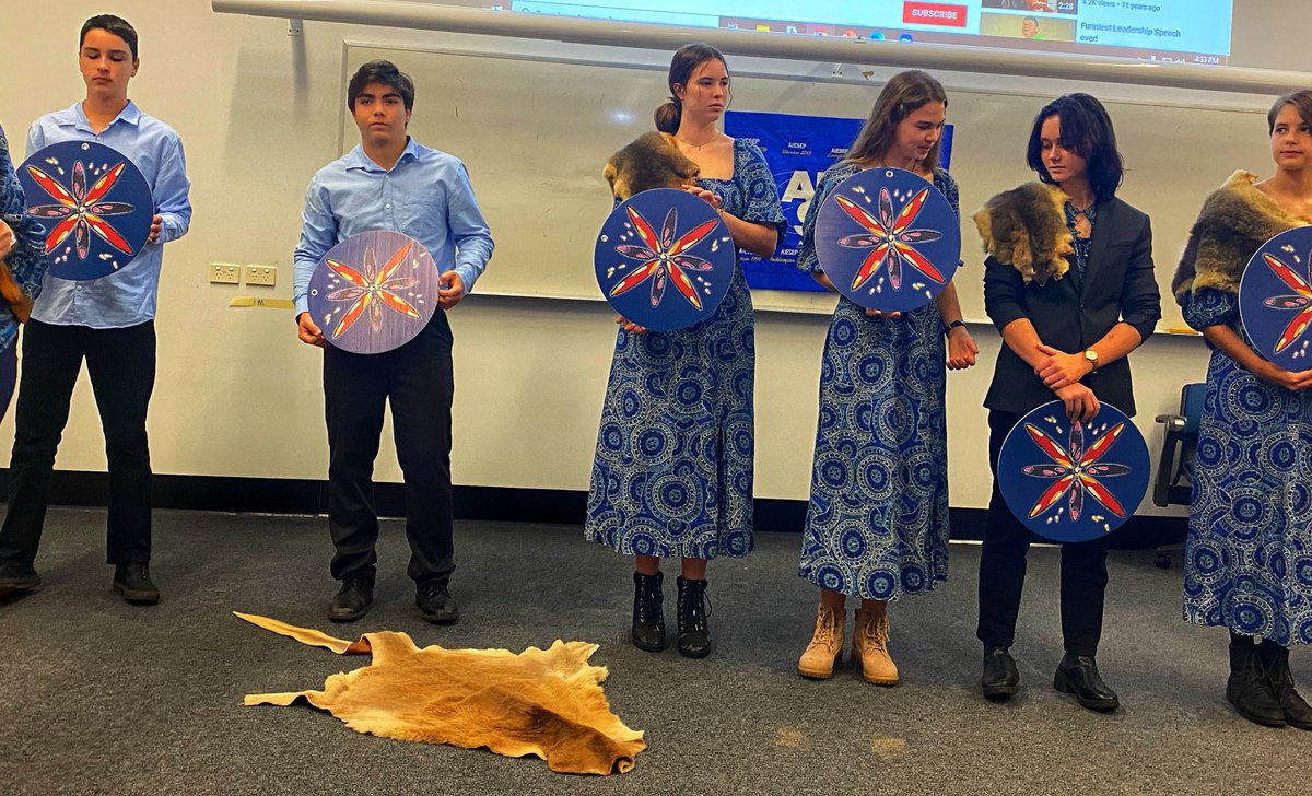 Prof_FiChambers's tweet photo. From the β¦@aiesep2022β©
opening ceremony with #ProfMarcCloes to the thoughtful and provocative keynote from β¦@TaraBlackshearβ© to the #WelcometotheCountry by the #YugambehYouthChoir
This day was interleaved with scholarship, culture, provocations and friendship. https://t.co/1tDoLQcyJ5