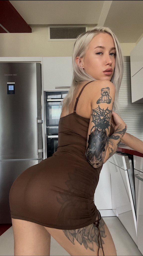 tanyasorgasm's tweet photo. @Amouranth https://t.co/6Z6m9VZBLo