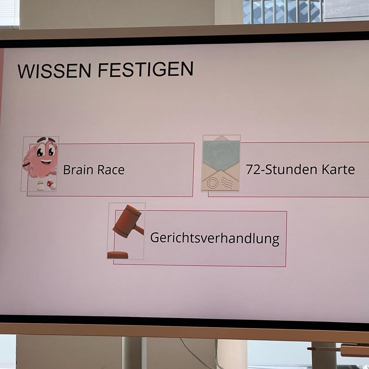Ein spannender Austausch beim Trainer:innen get2gether des <a href="/iab_austria/">iab austria</a> - großartige Inputs von Kathrin Hirczy zu Workshop Methoden - und das noch dazu via Flipchart. 😀Danke an alle Beteiligten für die tolle Diskussion!

#onlinemarketing #iab #workshop #ads #socialmedia