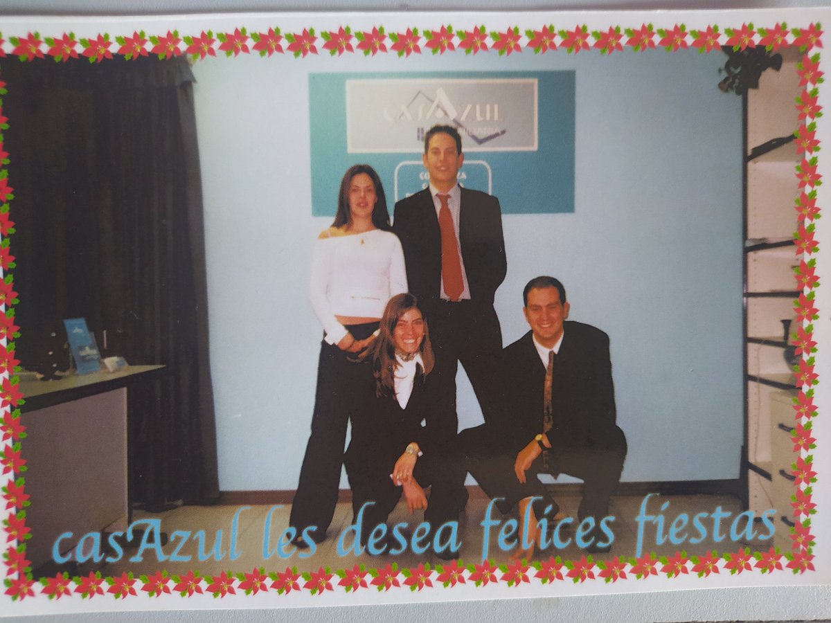 Si, si, ese de la corbata roja soy yo con 25 añitos. Entonces era CEO de <a href="/casAzul_inmo/">casAzul inmobiliaria</a>. Pues no ha llovido 😱