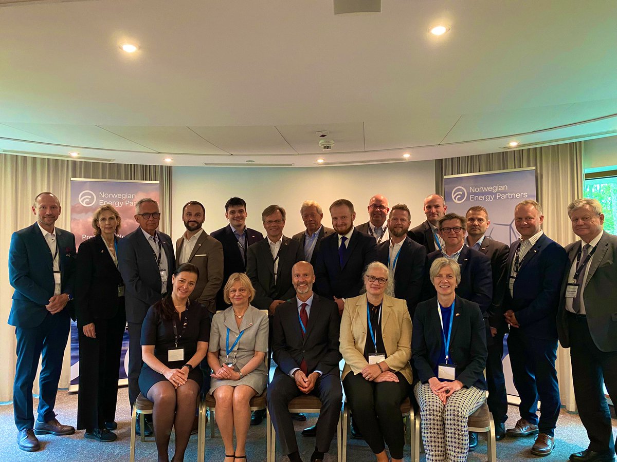 #TeamNorway robustly present at the annual Polish wind energy conference #PSEW2022 this week: top-notch companies ready to engage in Poland’s clean energy transition with technology, know-how, experience & financial strength 🇳🇴🇵🇱 🇪🇺 #strongertogether