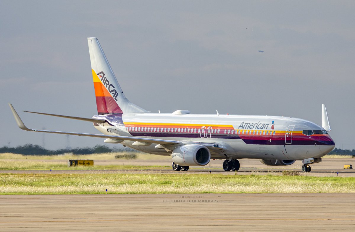 TXAVGEEK's tweet photo. AirCal arriving at golden hour! #N917NN #AirCal #AmericanAirlines #dfwairport #Boeing @AmericanAir @DFWAirport #airport https://t.co/E8j6dmuIOQ