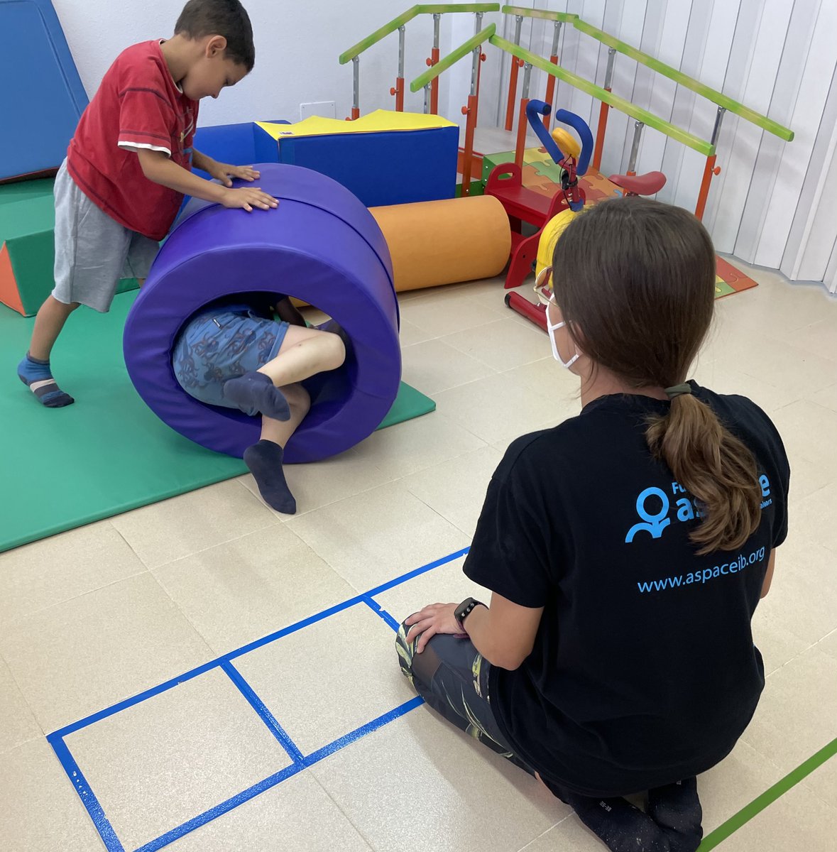 aspaceib's tweet photo. 🟡 La Fisioterapeuta y la Terapeuta Ocupacional de #AtencióPrimerenca ofrecen, cada lunes, sesiones grupales de 45 minutos.
ℹ️ Más información en 654 69 73 71.
#atenciontemprana #aspace #aspaceib #sediap #discapacidad https://t.co/t5sDUPkEsi