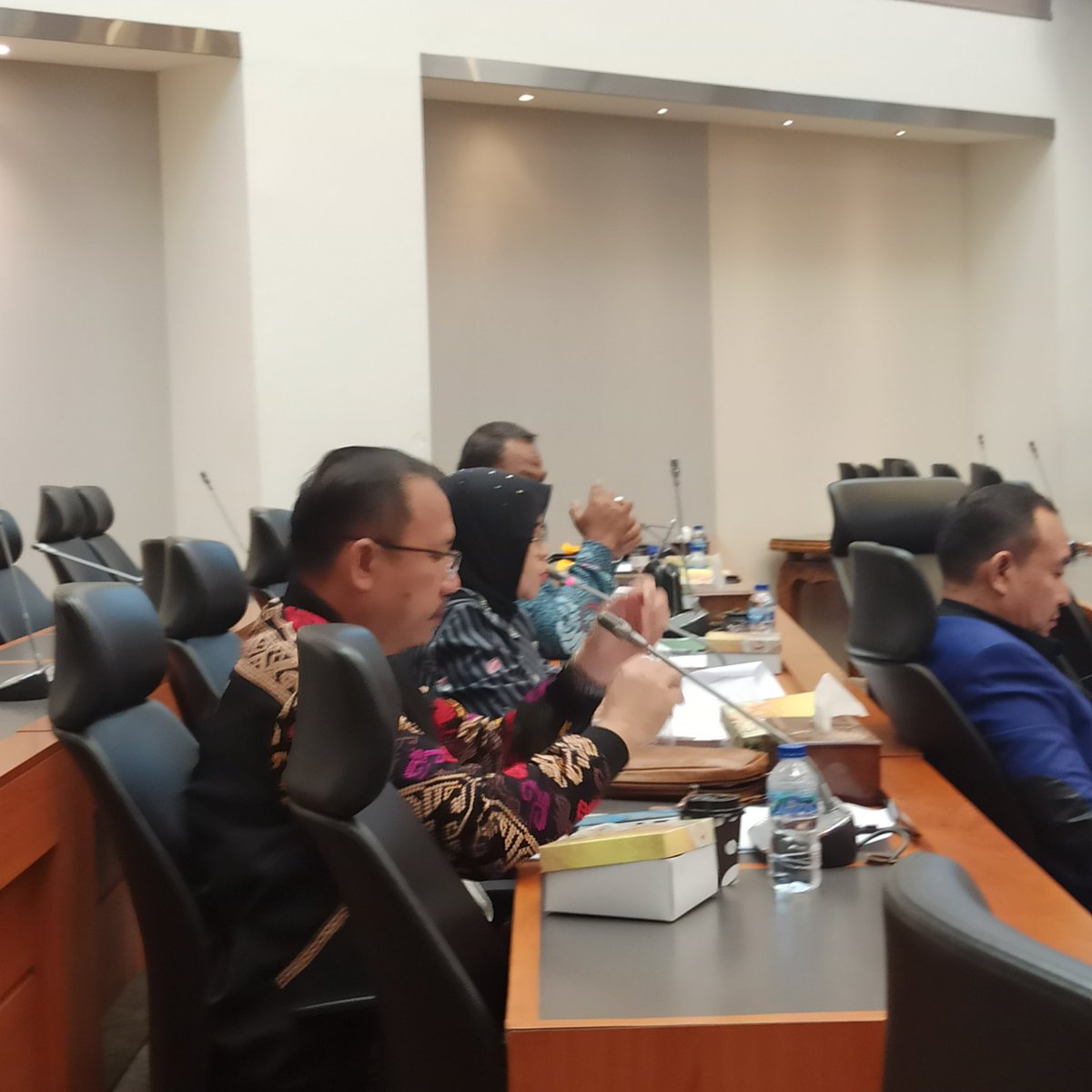 SM_centremedia's tweet photo. #PKB #Banggar #DPRRI @DPR_RI Rapat Panja RKP 2023 @DPP_PKB @FraksiPKB @cakimiNOW @EmHasanuddin @hanifdhakiri @tommykurniawan7 @heru_wido2 https://t.co/XuRKY86tDu