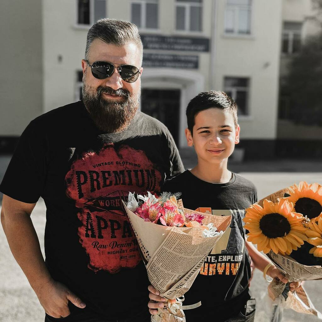 ludmil's tweet photo. End of the school year worth this young man🧔🏻👦🏻
.
.
.
#beardaddict #instasofia #instabulgaria #igbulgaria #discoverbulgaria #beardsofig #podcaster #beautifulbeard #beardforlife #bigbeard #beardcrew #beardguy #beardpower #preacher #christlike #vscobulgari… https://t.co/TnLoYSSBYH https://t.co/6jwtoQ9OWh