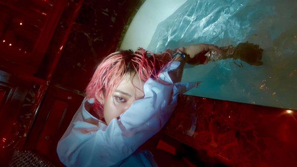 EditGdragon's tweet photo. GOD. https://t.co/AUHgVEo18K