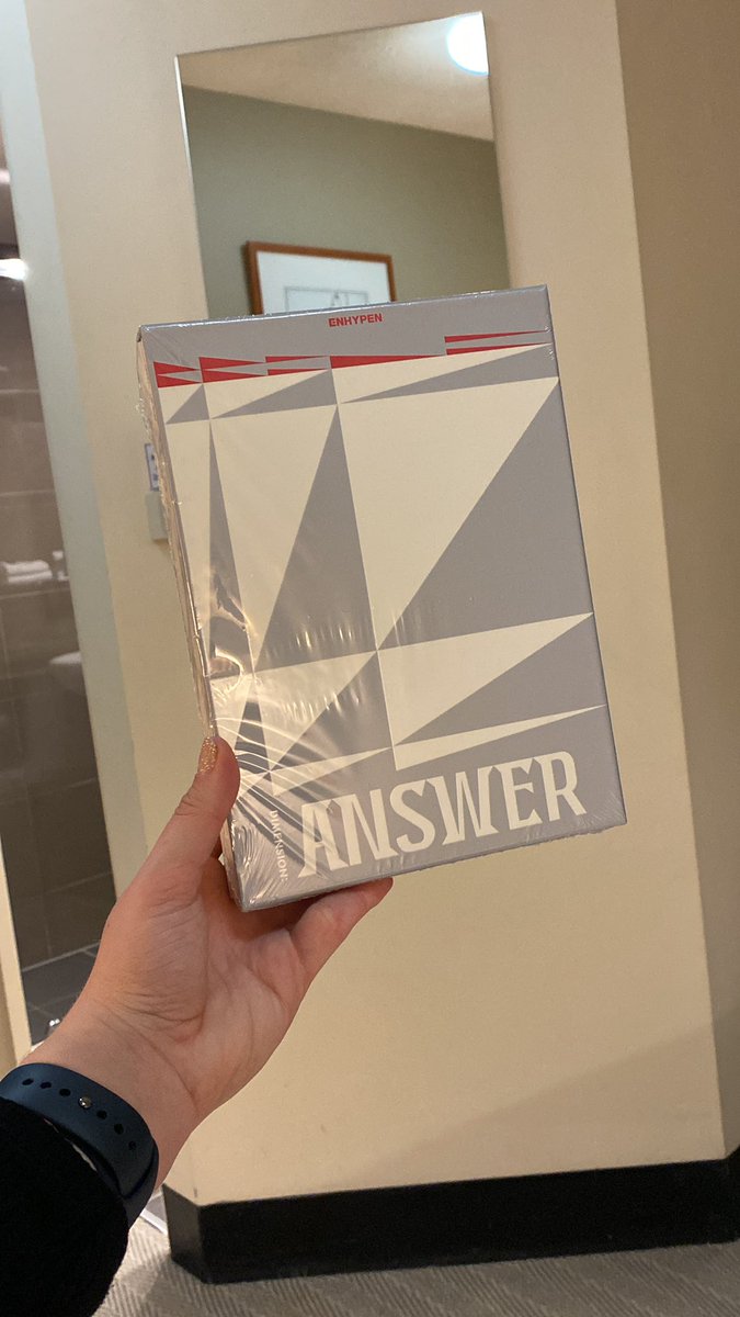 nuestarr's tweet photo. it’s been so long since I got an album! They didn’t have the skz album I wanted but going to go back tomorrow and have a better look https://t.co/QTB6X3d6Ty