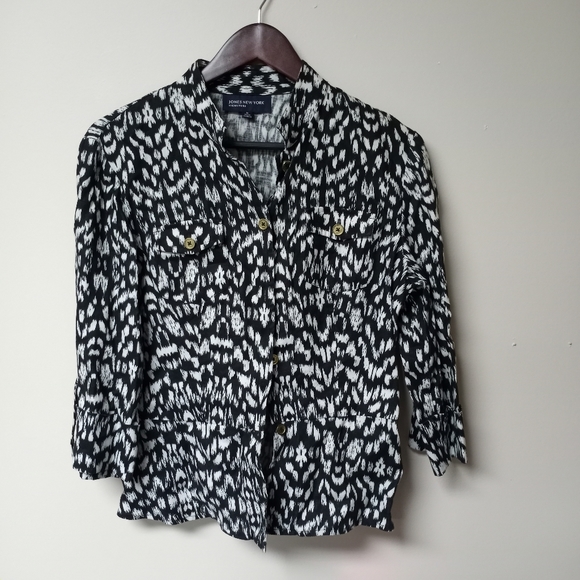 alliefeld16's tweet photo. So good I had to share! Check out all the items I'm loving on @Poshmarkapp from @Carline38554918 #poshmark #fashion #style #shopmycloset #jessicahoward #jonesnewyork #counterparts: https://t.co/nifjs0LYMn https://t.co/J2qubk6jnV