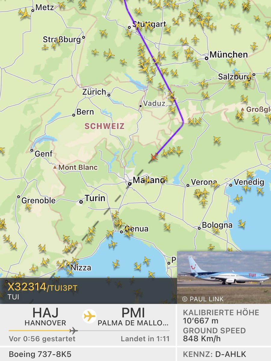 Mae2ch's tweet photo. Die Schweiz wird umflogen. ✈️ @flightradar24 https://t.co/ZPjvq2asx9