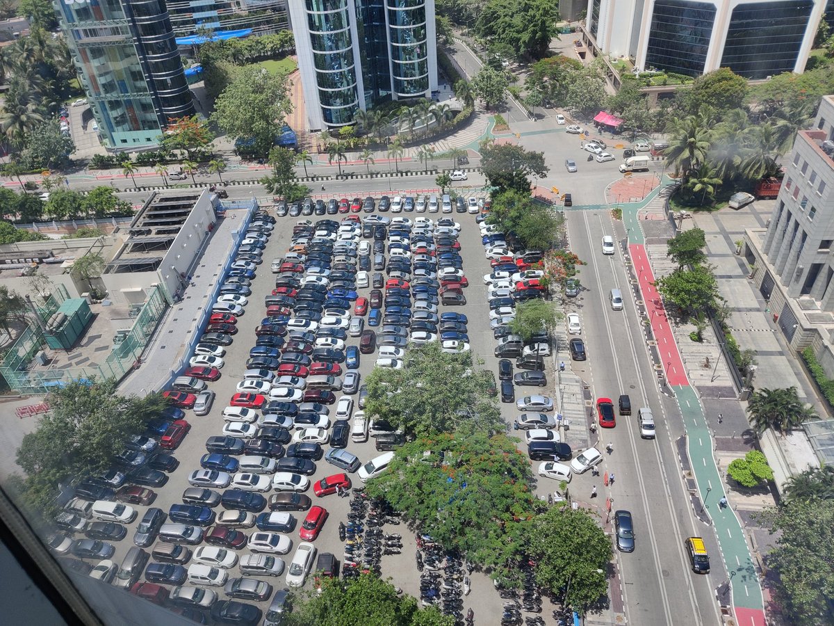 AmarBhartia's tweet photo. Parking Situation at BKC. 2000 Car Parking at Jio Garden closed for Public. Why?
@MTPHereToHelp @MumbaiPolice @CPMumbaiPolice Please Help

#BKCParkingWoes #JioGarden #BKC
@mumbaitraffic @RidlrMUM https://t.co/5oaSKcdFLQ