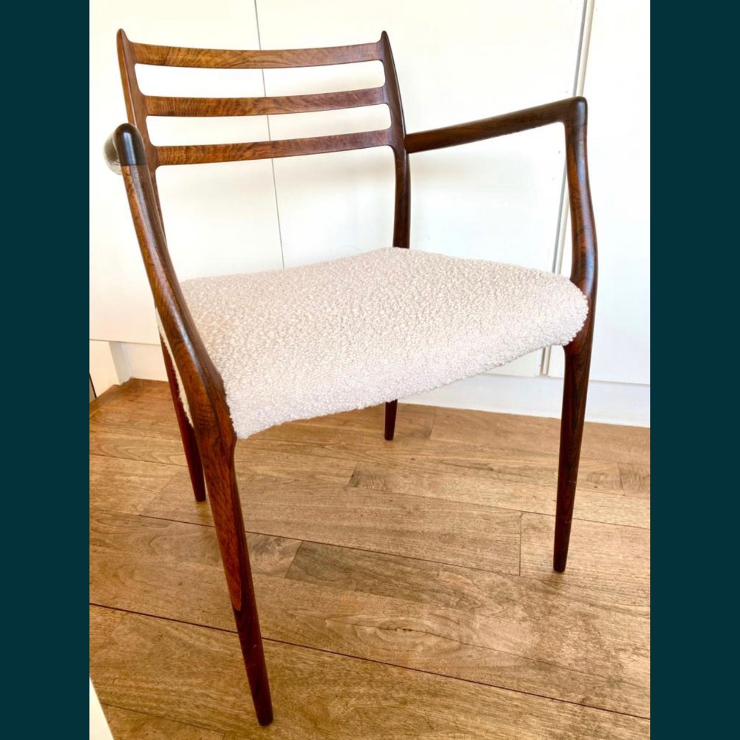 Hannah first contacted me in 2019 about her eight 1960s chairs, the debate on fabric took a few years, we looked at leather, velvet and then wool. This time last year I sampled Zumirez Moonbeam from @romo_fabrics a textured weave that creates a tactile, bouclé-style finish.