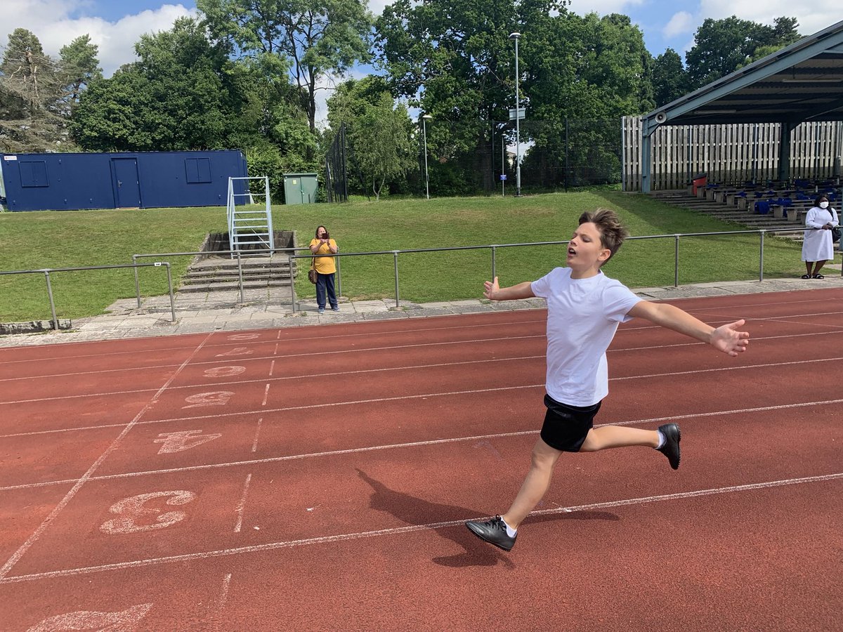 MrsWhileYear4's tweet image. Year 4 loved Sports Day, even if it was exhausting! So proud of their resilience and determination to complete all tasks and for always trying their best ❤️ #StPetersPE #StPetersSportsDay