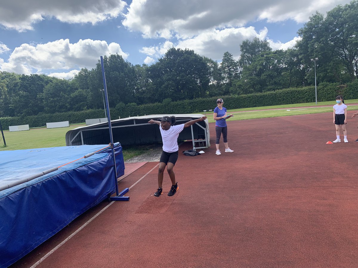 MrsWhileYear4's tweet image. Year 4 loved Sports Day, even if it was exhausting! So proud of their resilience and determination to complete all tasks and for always trying their best ❤️ #StPetersPE #StPetersSportsDay