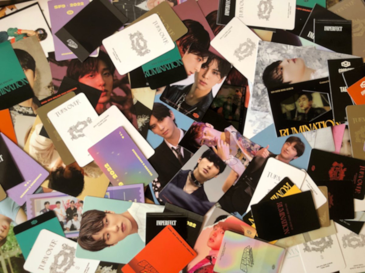 #GlobeROWOON mini project 💚

congratulations to those who were able to redeem tickets!

giving these over 100++ official merch away for rowoon’s fan meeting via lucky draw 😊 will be dropping official time and venue on the 26th. can’t wait to share these with you, fantasy 🌌