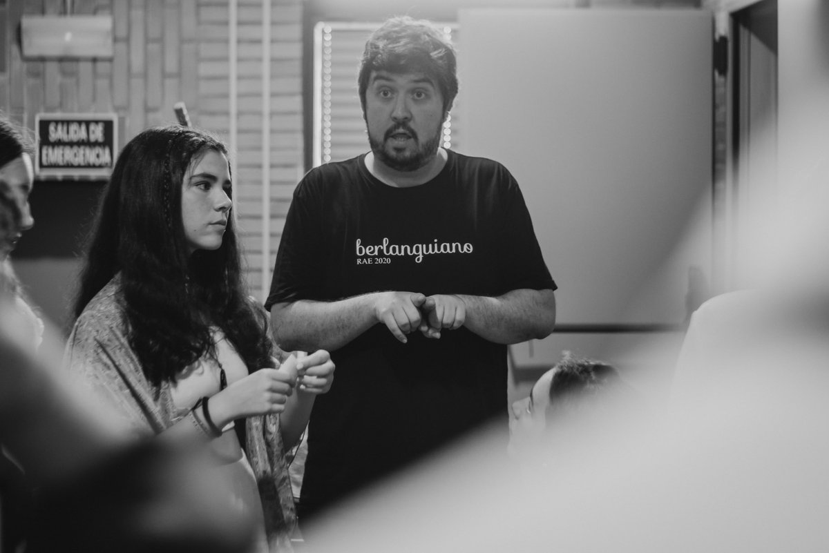 Ayer el grupo de Bachillerato estrenó una adaptación de La cena de los idiotas escrita por el mismísimo <a href="/Sr_Finch_/">Sr. Finch</a>.