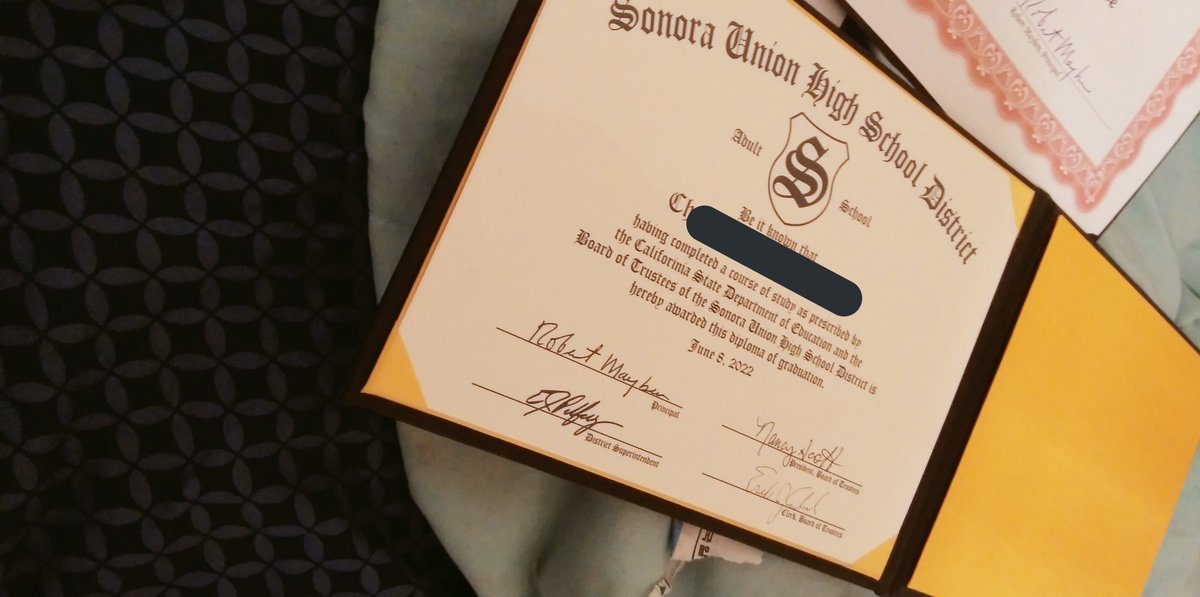 Cherry053119's tweet photo. Got my diploma! Finally had to wait like a year. It's a huge accomplishment for me. I dropped out and switched schools many times. It was hard for reasons but my schools and teachers were always doin the most and never gave up on me🥳💜
#HSGRADUATE2022
#DIPLOMA
#SCHOLARSHIP https://t.co/CcC0xYyjzl