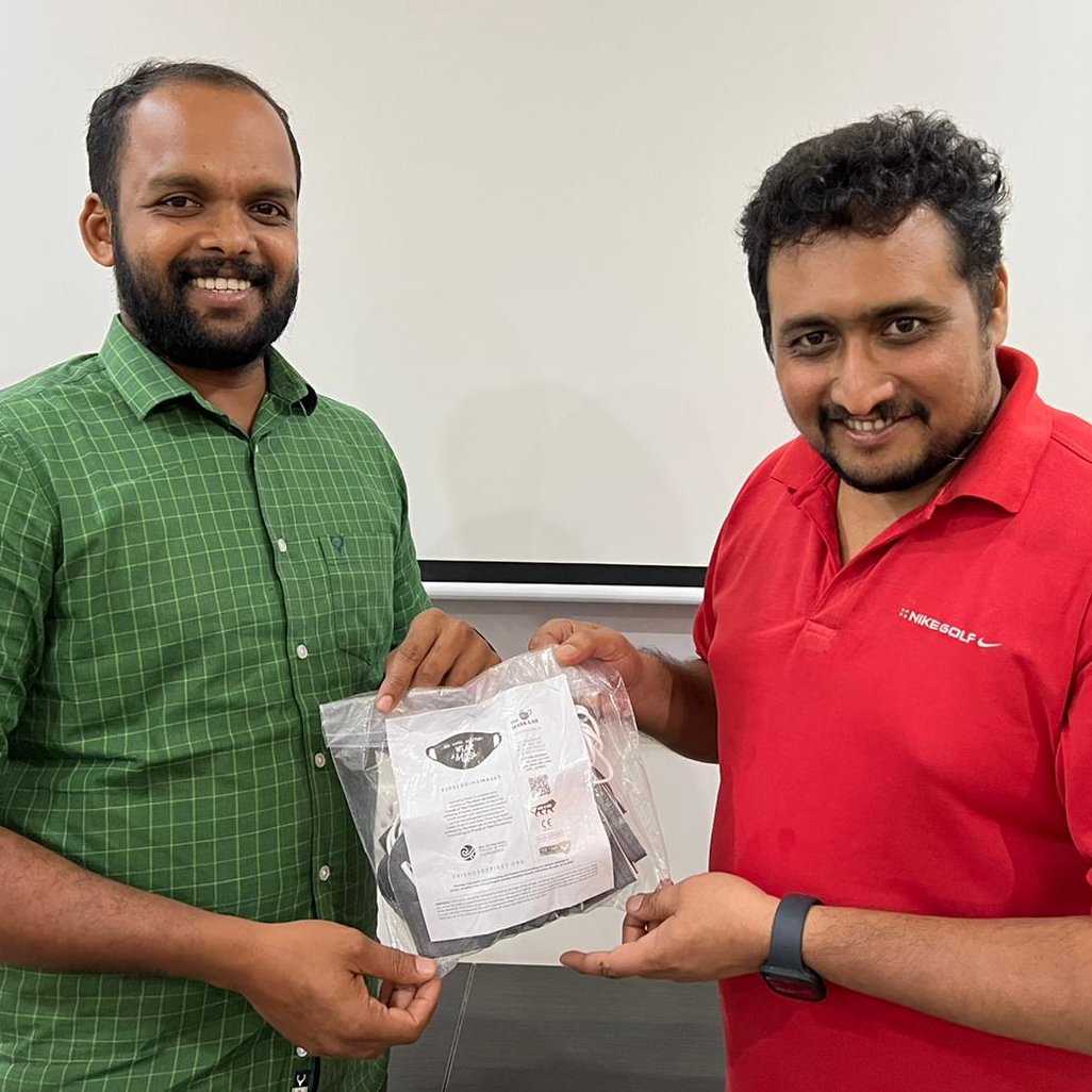 TibetHeritage's tweet image. #SpreadingMasks: On the behalf of The Mask Lab (India) &amp;amp; Friends of Tibet Foundation, Shri Eswar Anandan (R) distributes free #N95 #Masks among IT and Medical Professionals in Kochi on June 13, 2022. Report: friendsoftibet.org/spreadingmasks/ #COVID19 #Pandemic