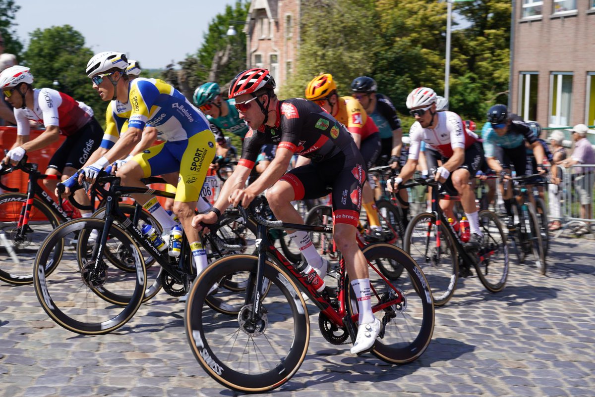 RyanKampSupport's tweet photo. Vandaag gaat de @belgium_tour van start met uiteraard ook de boys van @PS_BG_CT aan het vertrek! Ook onze favoriet @_ryankamp gaat de komende 5 dagen de toer door Belgiรซ maken! Ryan en Pauwels Sauzen enorm veel suc6! #fighttothefinish #ryankamp #cyclocross https://t.co/w9ys7jIBXg