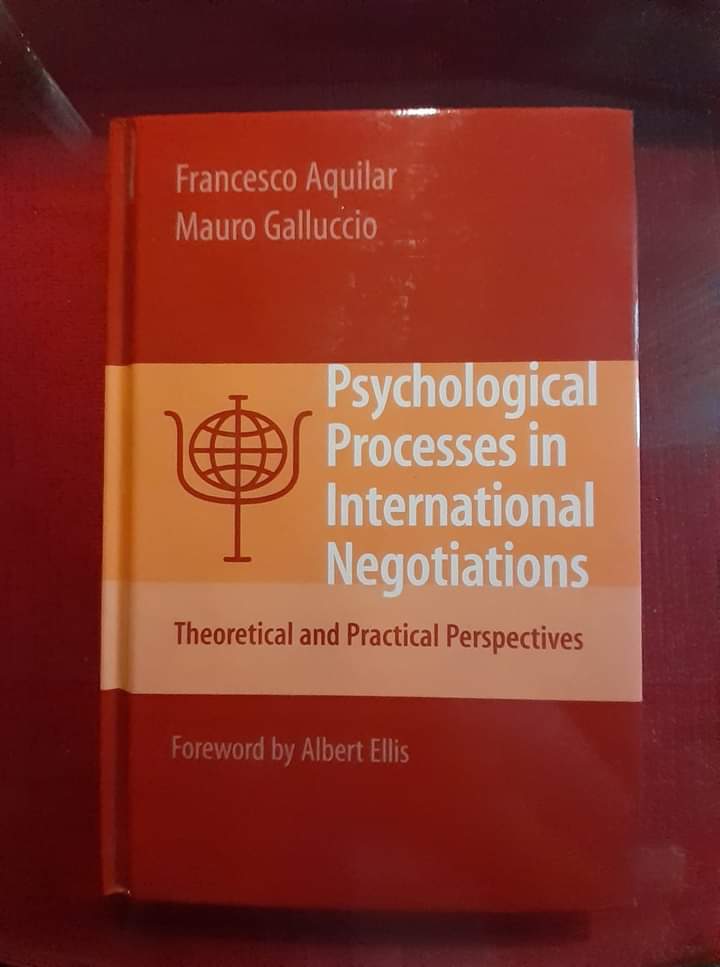 PSICOTERAPIA COGNITIVA FRA GUERRA E PANDEMIA, SUL PIANO CLINICO E SUL PIANO PSICOSOCIALE. I processi psicologici nelle negoziazioni politiche, nazionali e internazionali, sono spesso gli stessi: come migliorarli? Anche di questo parleremo sabato 25 giugno al Parco Vanvitelliano.