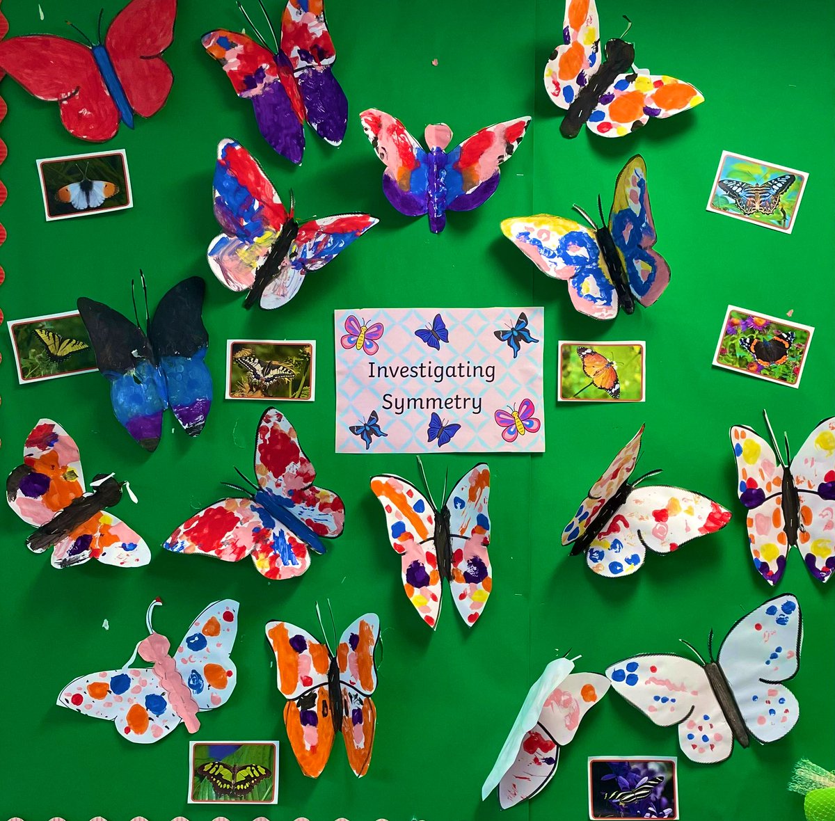 MsMountstevens's tweet photo. We have really enjoyed investing symmetry. We have learnt that butterfly wings are symmetrical and we have made our own butterflies using paint. 🦋🦋🦋🦋 https://t.co/5xnIiQN7eO