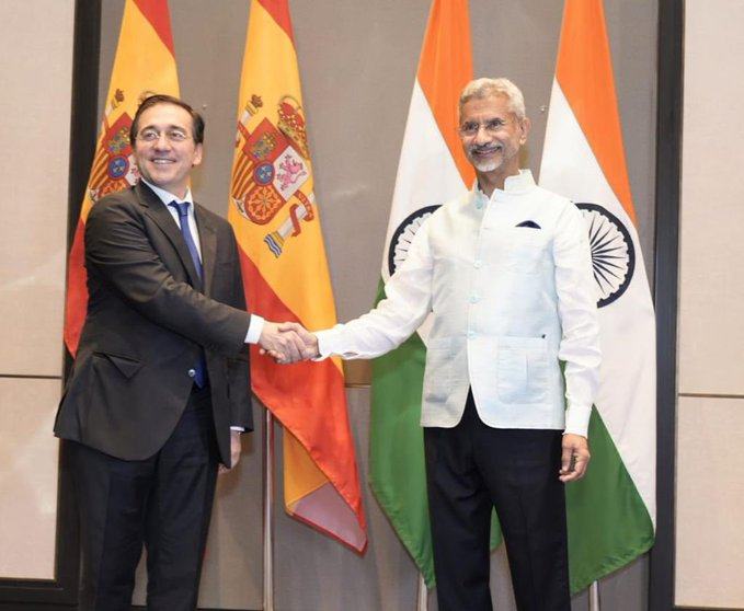 EAM Dr. S Jaishankar welcomed the Spanish Minister of Foreign Affairs José Manue... - Kannada News