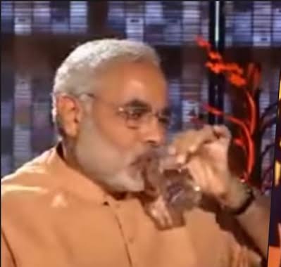 sadafjafar's tweet photo. Why can't Jumla King face @RahulGandhi ji for a debate, of course without the teleprompter???? https://t.co/AzuPbYzhpS