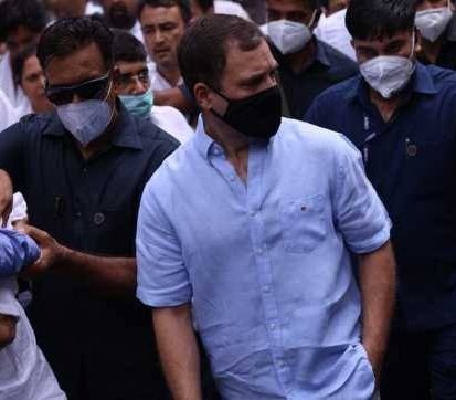 sadafjafar's tweet photo. Why can't Jumla King face @RahulGandhi ji for a debate, of course without the teleprompter???? https://t.co/AzuPbYzhpS