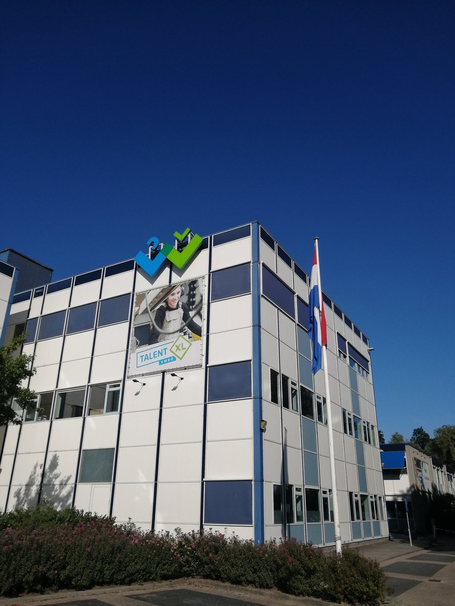 Vandaag is weer een spannende dag. Het tweede deel van de examenuitslag. Nu voor het vmbo, basis en kader. We zien uit naar mooie resultaten en een groot feest met onze leerlingen als ze de cijferkaart vanmiddag komen ophalen.

#examenuitslag #vmbo #onderwijs

@jeugdjournaal <a href="/NOS/">NOS</a>