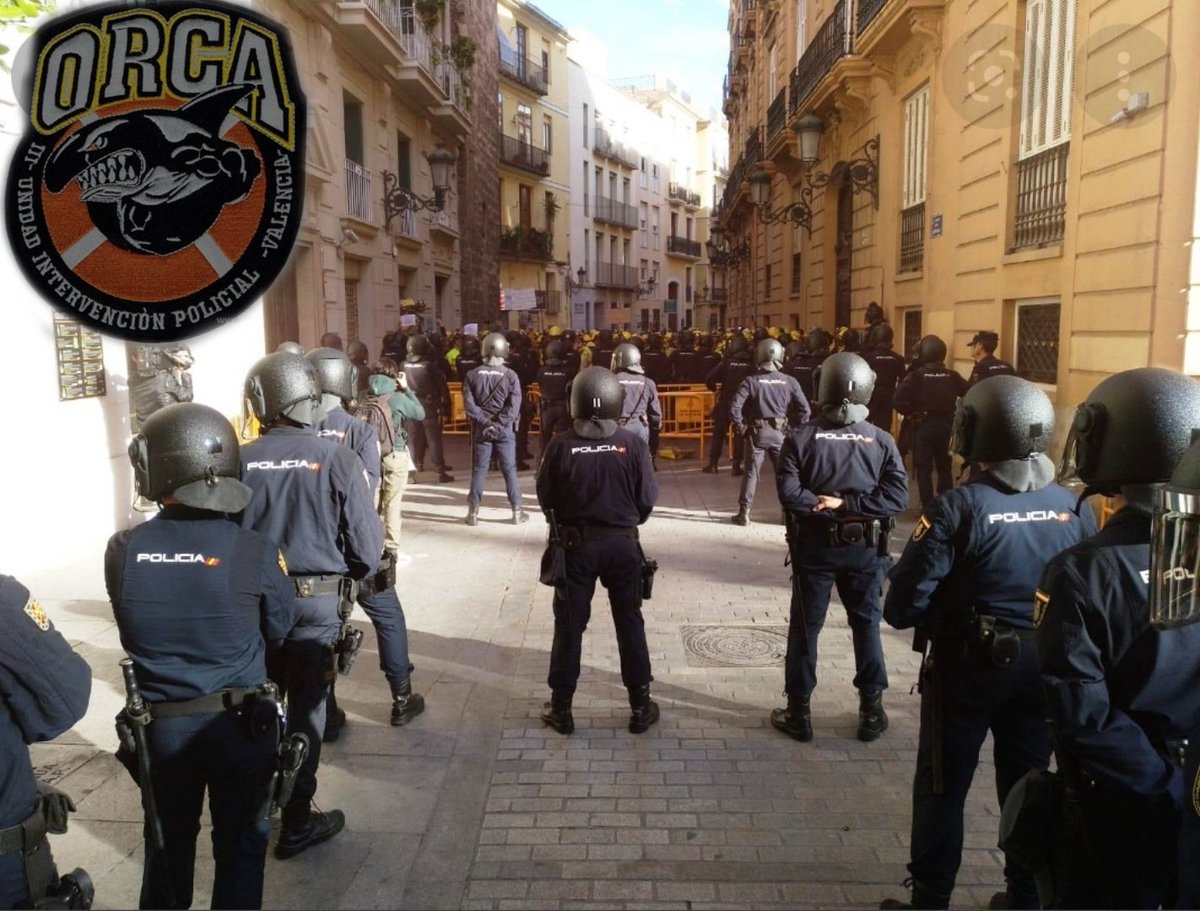 "La disciplina es el puente entre las metas y el logro"
#PoliciaNacional #Police #Policepics #Instapolice #Cops #Instacops #BlueLine #ThinBlueLine #BlueLineFamily #UIP #UnidadIntervencionPolicial #IIIUIP #Orca #Valencia #España #ESP #Spain 
📸 Vía <a href="/7TeleValencia/">7 TeleValencia</a>
