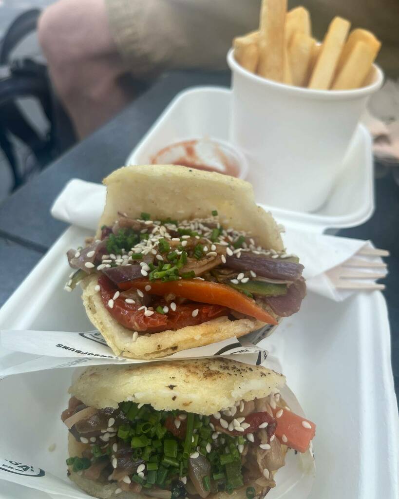 VicarageThe's tweet image. @guasalondon vegan gluten free arepas and yuca fries. A handsome and yummy treat for a Tuesday Lunch. I always love going to get arepas. They appeal to my something different that I couldn’t make at home, whilst being amazingly delicious and so satisfyin… instagr.am/p/Ce0Osf1K0OI/