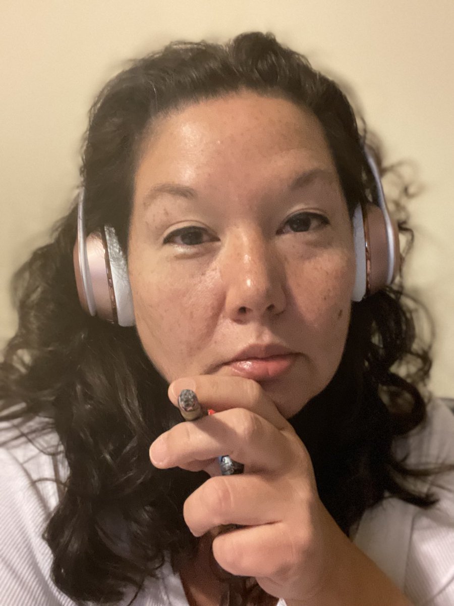 Shelley_Knight1's tweet photo. Not too bad for having Covid 19. Just sayin’. You’re still pretty even if you feel like shit. I’m on the mend. No edits ever. Be yourself cause that shit is rare. #Stoner #Mmemberville #YodaOG #heavyindica #evenforme #iadmitit #didijustsaytit #covid19 😜💛🤒🎶🔥✌️ https://t.co/46m184dWMv